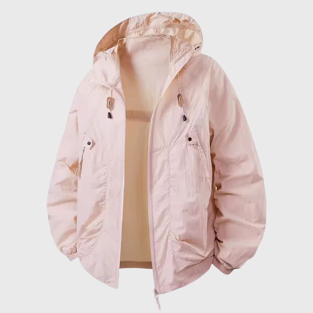 Kurtka z kapturem na zewnątrz